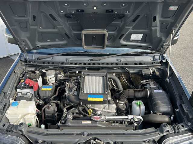 スズキ ジムニー ランドベンチャー 岩手県 2017(平29)年 1.3万km クールカーキPM ナビ　ＣＤ　ＤＶＤ再生　フルセグ　ＥＴＣ　ハーフレザーシート　運転席シートヒーター　純正１６インチアルミホイール　背面タイヤ　フロントフォグランプ　リモコンキー　ステアリングスイッチ　純正フロアマット