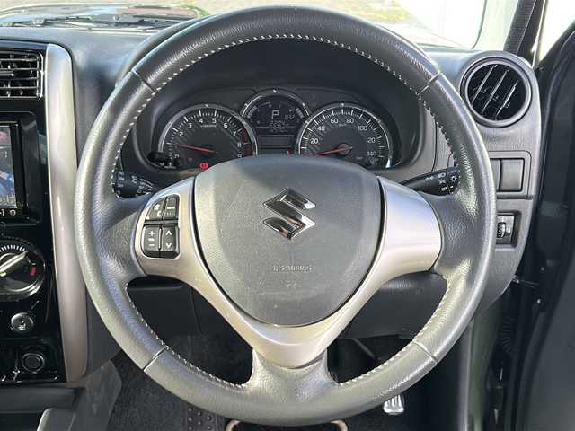 スズキ ジムニー ランドベンチャー 岩手県 2017(平29)年 1.3万km クールカーキPM ナビ　ＣＤ　ＤＶＤ再生　フルセグ　ＥＴＣ　ハーフレザーシート　運転席シートヒーター　純正１６インチアルミホイール　背面タイヤ　フロントフォグランプ　リモコンキー　ステアリングスイッチ　純正フロアマット