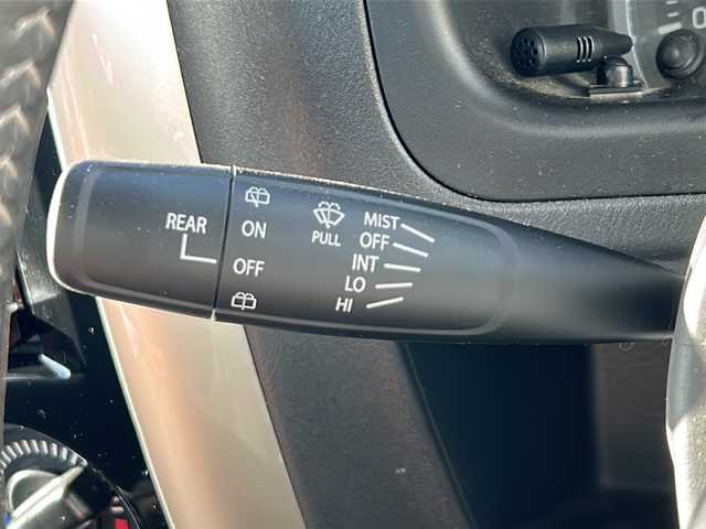 スズキ ジムニー ランドベンチャー 岩手県 2017(平29)年 1.3万km クールカーキPM ナビ　ＣＤ　ＤＶＤ再生　フルセグ　ＥＴＣ　ハーフレザーシート　運転席シートヒーター　純正１６インチアルミホイール　背面タイヤ　フロントフォグランプ　リモコンキー　ステアリングスイッチ　純正フロアマット