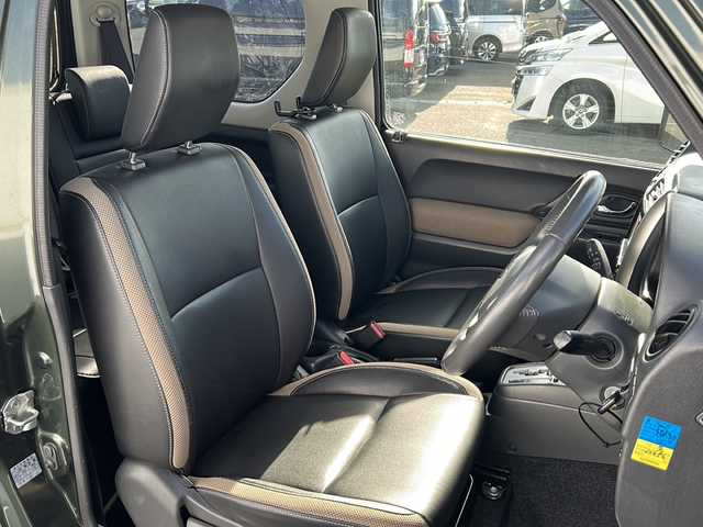 スズキ ジムニー ランドベンチャー 岩手県 2017(平29)年 1.3万km クールカーキPM ナビ　ＣＤ　ＤＶＤ再生　フルセグ　ＥＴＣ　ハーフレザーシート　運転席シートヒーター　純正１６インチアルミホイール　背面タイヤ　フロントフォグランプ　リモコンキー　ステアリングスイッチ　純正フロアマット