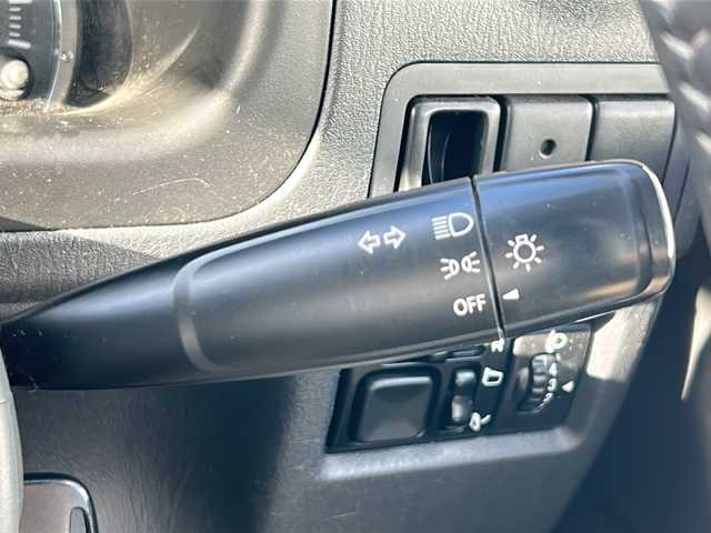 スズキ ジムニー ランドベンチャー 岩手県 2017(平29)年 1.3万km クールカーキPM ナビ　ＣＤ　ＤＶＤ再生　フルセグ　ＥＴＣ　ハーフレザーシート　運転席シートヒーター　純正１６インチアルミホイール　背面タイヤ　フロントフォグランプ　リモコンキー　ステアリングスイッチ　純正フロアマット