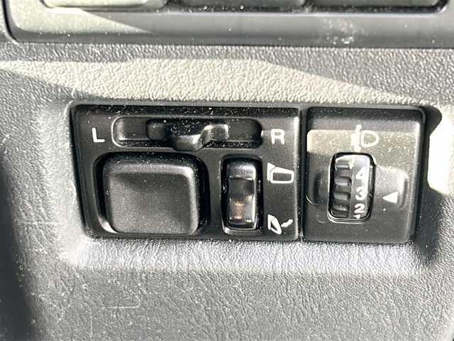 スズキ ジムニー ランドベンチャー 岩手県 2017(平29)年 1.3万km クールカーキPM ナビ　ＣＤ　ＤＶＤ再生　フルセグ　ＥＴＣ　ハーフレザーシート　運転席シートヒーター　純正１６インチアルミホイール　背面タイヤ　フロントフォグランプ　リモコンキー　ステアリングスイッチ　純正フロアマット