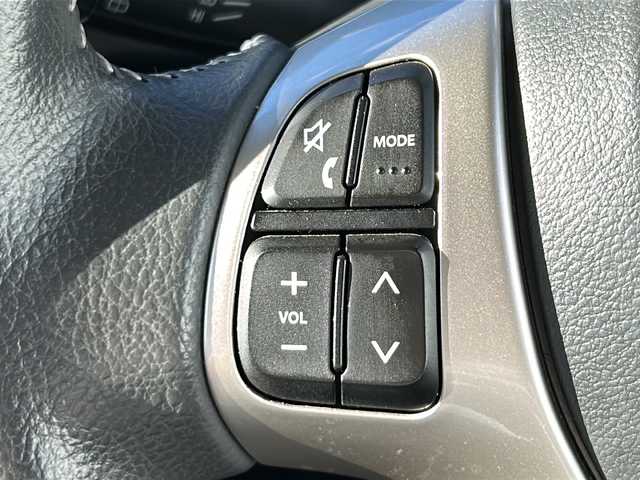 スズキ ジムニー ランドベンチャー 岩手県 2017(平29)年 1.3万km クールカーキPM ナビ　ＣＤ　ＤＶＤ再生　フルセグ　ＥＴＣ　ハーフレザーシート　運転席シートヒーター　純正１６インチアルミホイール　背面タイヤ　フロントフォグランプ　リモコンキー　ステアリングスイッチ　純正フロアマット