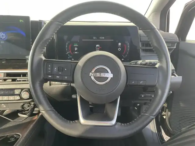 日産 オーラ G レザーエディション 熊本県 2022(令4)年 4.8万km ミッドナイトブラック/サンライズカッパー 社外ナビ/・AM/FM/BT/・フルセグTV/全周囲カメラ/エマージェンシーブレーキ/レーンキープアシスト/後側方支援/標識認識機能/ふらつき警報/オートマチックハイビーム/デジタルインナーミラー/オートライト/LEDヘッドライト/ステアリングヒーター/革シート/・前席シートヒーター/革巻きステアリング/・ステアリングスイッチ/電動パーキングブレーキ/オートホールドブレーキ/電動格納ミラー/ウインカーミラー/純正フロアマット