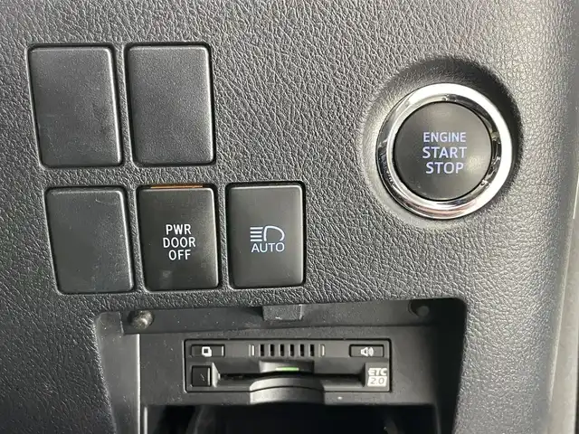 トヨタ アルファード G 愛知県 2018(平30)年 4万km ホワイトパールクリスタルシャイン 純正１０型ナビ　モデリスタエアロ　禁煙車　デジタルインナーミラー　ベージュレザー　シートヒーター　シートベンチレーション　セーフティセンス　衝突軽減　追従クルコン　コーナーセンサー　ＬＥＤオートライト　HDMI　USB　