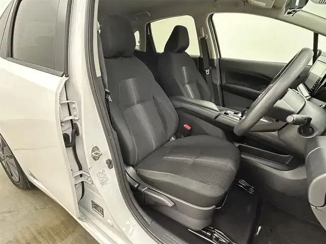 日産 ノート X 岡山県 2023(令5)年 5万km ピュアホワイトパール 純正９インチナビ　(MJ121D-L)/【CD/DVD/BT/USB/】/全方位カメラ　/ＬＥＤヘッドライト　/ＥＴＣ２．０　/デジタルインナーミラー　/ブラインドスポットモニター　/コーナーセンサー　前後/オートハイビーム　/オートエアコン/アイドリングストップ/禁煙車/オートブレーキホールド/踏み間違い防止