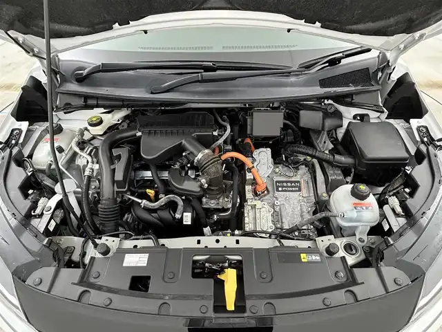 日産 ノート X 岡山県 2023(令5)年 5万km ピュアホワイトパール 純正９インチナビ　(MJ121D-L)/【CD/DVD/BT/USB/】/全方位カメラ　/ＬＥＤヘッドライト　/ＥＴＣ２．０　/デジタルインナーミラー　/ブラインドスポットモニター　/コーナーセンサー　前後/オートハイビーム　/オートエアコン/アイドリングストップ/禁煙車/オートブレーキホールド/踏み間違い防止