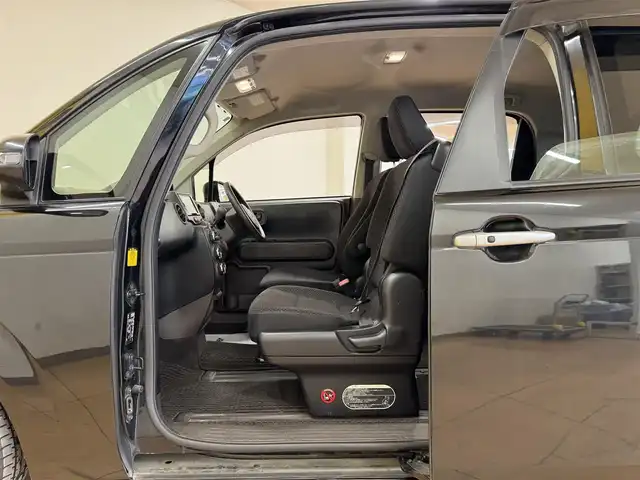 トヨタ スペイド F 群馬県 2013(平25)年 8.5万km ブラックマイカ 純正8インチナビ/・フルセグTV/・BT/SD/HDMI/・FM/AM/バックカメラ/ETC/片側パワースライドドア/ステアリングスイッチ/スマートキー/プッシュスタート/純正フロアマット/純正ドアバイザー/電動格納ウィンカーミラー/横滑り防止機能