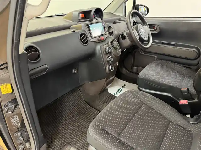 トヨタ スペイド F 群馬県 2013(平25)年 8.5万km ブラックマイカ 純正8インチナビ/・フルセグTV/・BT/SD/HDMI/・FM/AM/バックカメラ/ETC/片側パワースライドドア/ステアリングスイッチ/スマートキー/プッシュスタート/純正フロアマット/純正ドアバイザー/電動格納ウィンカーミラー/横滑り防止機能