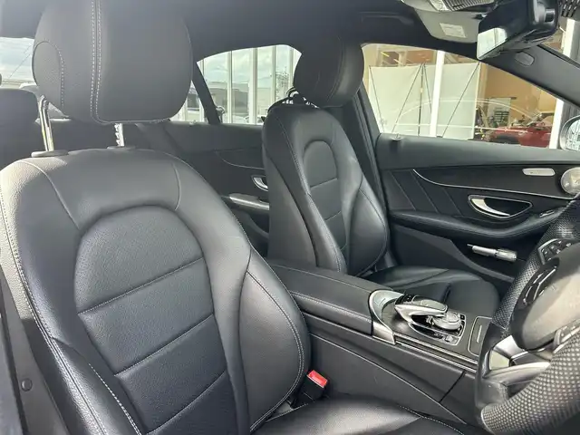 メルセデス・ベンツ Ｃ２２０ｄ ローレウスエディション 福岡県 2018(平30)年 5.2万km シトリーネブラウン レーダーセーフティパッケージ/アダプティブクルーズコントロール/ブラインドスポットモニター/レーンキープアシスト/ドラレコ一体型デジタルインナーミラー/純正ナビ/フルセグTV/バックカメラ　/Bluetooth/LEDライト/オートライト　/エアサスペンション　/純正１８インチアルミホイール　/ETC2.0