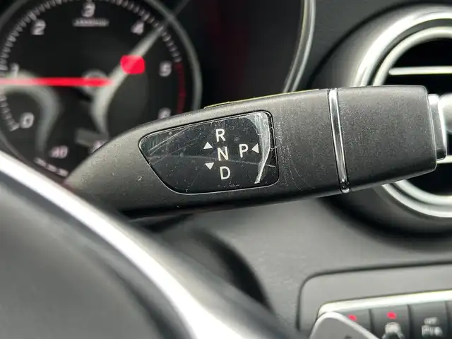 メルセデス・ベンツ Ｃ２２０ｄ ローレウスエディション 福岡県 2018(平30)年 5.2万km シトリーネブラウン レーダーセーフティパッケージ/アダプティブクルーズコントロール/ブラインドスポットモニター/レーンキープアシスト/ドラレコ一体型デジタルインナーミラー/純正ナビ/フルセグTV/バックカメラ　/Bluetooth/LEDライト/オートライト　/エアサスペンション　/純正１８インチアルミホイール　/ETC2.0