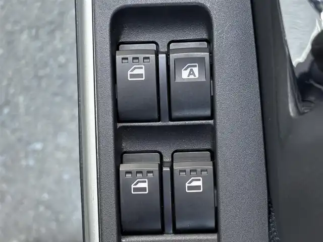 ダイハツ トール カスタムG 東京都 2023(令5)年 0.9万km ブラックマイカメタリック 社外メモリナビ/フルセグ/全方位モニター/ドライブレコーダー/両側パワースライドドア/衝突軽減ブレーキ/レーンキープアシスト/レーダークルーズコントロール/コーナーセンサー/アイドリングストップ/LEDヘッドライト/スマートキー/純正14インチAW