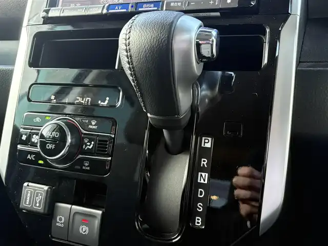 ダイハツ トール カスタムG 東京都 2023(令5)年 0.9万km ブラックマイカメタリック 社外メモリナビ/フルセグ/全方位モニター/ドライブレコーダー/両側パワースライドドア/衝突軽減ブレーキ/レーンキープアシスト/レーダークルーズコントロール/コーナーセンサー/アイドリングストップ/LEDヘッドライト/スマートキー/純正14インチAW