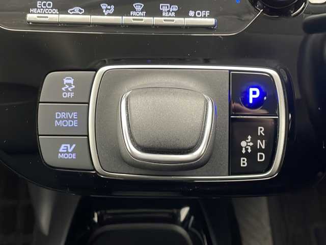 トヨタ アクア G 長野県 2021(令3)年 3.1万km プラチナホワイトパールマイカ 4WD/純正メモリナビ＆USB＆BT/トヨタセーフティセンス/アダプティブクルーズコントロール/レーントレーシング/プリクラッシュセーフティ/ブラインドスポットモニター/クリアランスソナー/リアクロストラフィックアラート/パーキングサポートブレーキ/ロードサインアシスト/オートマチックハイビーム/先行車発進告知/ステアリングスイッチ/全方位カメラ/ビルトインETC/LEDヘッドライト/オートライト/電動格納ミラー/ウィンカーミラー/ドアミラーヒーター/純正ホイールキャップ装着/純正フロアマット/プッシュスタート/スマートキー