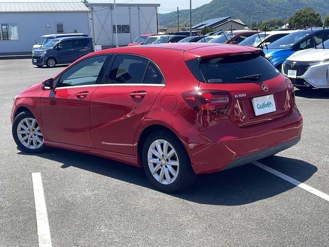 メルセデス・ベンツ Ａ１８０ 鹿児島県 2017(平29)年 9.1万km 赤 パノラミックスライディングルーフ　/レザーエクスクルーシブパッケージ　/harman/kardonサウンド　/黒革　/純正ナビ　/バックカメラ　/レーダーセーフティパッケージ　/ETC /シートヒーター