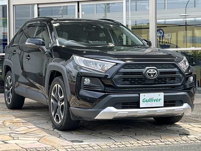 トヨタ ＲＡＶ４ アドベンチャー 静岡県 2019(令1)年 4万km アティチュードブラックマイカ 純正ナビ/・AM/・FM/・フルセグTV/・Bluetooth/・SD/・SD録音/・CD/・DVD/主要装備/・バックカメラ/・衝突被害軽減システム/・ＥＴＣ/・オートハイビーム/・ハンドルヒーター/・サイドカーテンエアバッグ/・ＭＴモード付ＡＴ/・追従クルコン/・運転席パワーシート/・運転席+助手席シートヒーター＆ベンチレーション/・左右独立温度調整オートエアコン/・横滑り防止装置/・ダウンヒルアシストコントロール