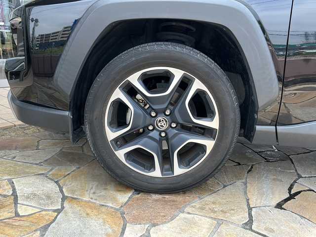 トヨタ ＲＡＶ４ アドベンチャー 静岡県 2019(令1)年 4万km アティチュードブラックマイカ 純正ナビ/・AM/・FM/・フルセグTV/・Bluetooth/・SD/・SD録音/・CD/・DVD/主要装備/・バックカメラ/・衝突被害軽減システム/・ＥＴＣ/・オートハイビーム/・ハンドルヒーター/・サイドカーテンエアバッグ/・ＭＴモード付ＡＴ/・追従クルコン/・運転席パワーシート/・運転席+助手席シートヒーター＆ベンチレーション/・左右独立温度調整オートエアコン/・横滑り防止装置/・ダウンヒルアシストコントロール