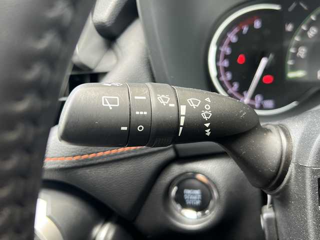 トヨタ ＲＡＶ４ アドベンチャー 静岡県 2019(令1)年 4万km アティチュードブラックマイカ 純正ナビ/・AM/・FM/・フルセグTV/・Bluetooth/・SD/・SD録音/・CD/・DVD/主要装備/・バックカメラ/・衝突被害軽減システム/・ＥＴＣ/・オートハイビーム/・ハンドルヒーター/・サイドカーテンエアバッグ/・ＭＴモード付ＡＴ/・追従クルコン/・運転席パワーシート/・運転席+助手席シートヒーター＆ベンチレーション/・左右独立温度調整オートエアコン/・横滑り防止装置/・ダウンヒルアシストコントロール