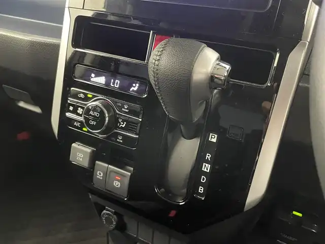 ダイハツ トール カスタムG ターボ 埼玉県 2020(令2)年 2.8万km ブラックマイカメタリック 社外１０インチナビ　パノラミックビューモニター　スマートアシスト３　アダクティブクルーズコントロール　両側パワースライドドア　ドライブレコーダー　ビルトインＥＴＣ　ＬＥＤライト　純正アルミ　ＴＶ