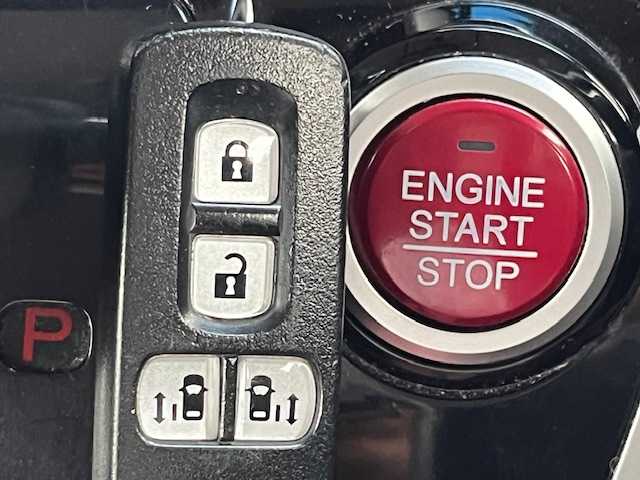 ホンダ Ｎ ＢＯＸ G ターボ Lパッケージ 茨城県 2015(平27)年 4.5万km プレミアムホワイトパールⅡ 社外ナビ　/-BT/TV/クルーズコントロール　/バックカメラ　/両側パワースライドドア　/ＥＴＣ　/プッシュスタート　/オートライト　/横滑り防止装置　/盗難防止装置　/衝突軽減システム　/エアバックＷ＋サイド　/純正フロアマット/純正アルミホイール