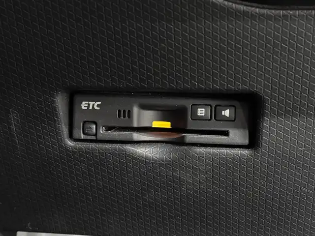 ダイハツ タント カスタム RS 三重県 2019(令1)年 4.1万km パールブラック ガソリン・ターボ/FF/インパネCVT/純正 9インチナビ NSZN-Y69DS/（CD/DVD/FM/AM/TV/MEMORY MUSIC/SD/Bluetooth/USB/HDMI/ドラレコ）/バックカメラ/両側パワースライドドア/ドライブレコーダー 前方/ETC/スマートアシスト3/・衝突回避支援ブレーキ機能（対車両・対歩行者）/・衝突警報機能（対車両・対歩行者）/・ブレーキ制御付誤発進抑制機能（前方・後方）/・レーダークルコン/・レーンキープコントロール（LKC）ステアリングアシスト/・車線逸脱抑制制御機能/・車線逸脱警報機能/・コーナーセンサー（フロント2個／リヤ2個）/・標識認識機能（進入禁止）/・先行車発進お知らせ/装備/・ハーフレザーシート/・シートヒーター（D/N）/・オートエアコン/・オートライト/・オートハイビーム/・LED ヘッドランプ＋サイドビューランプ＋フロントフォグランプ/・運転席ロングスライド機能/・ステアリングスイッチ/・充電用USBジャック（タイプA・運転席側）/・プッシュスタート/・純正15inAW/・スマートキーx2/・保/取/ナビ取/など