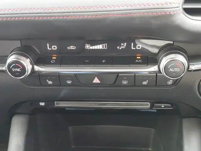 マツダ マツダ３ファストバック 20S ブラックトーンED 東京都 2022(令4)年 3.1万km ジェットブラックマイカ  i‐ACTIVSENSE/・スマートシティブレーキサポート/・車線逸脱警報システム/・レーンキープアシスト/・レーダークルーズコントロール/・クルージング & トラフィック・サポート /・誤発進抑制制御/・ブラインドスポットモニタリング/・アクティブドライビングディスプレイ/・360°ビューモニター/プッシュスタート/アイドリングストップ/パドルシフト/純正ナビ/フルセグTV/ETC/ドライブレコーダー/運転席メモリー機能付きパワーシート/シートヒーター/LEDヘッドライト/18インチ純正アルミホイール/スマートキー