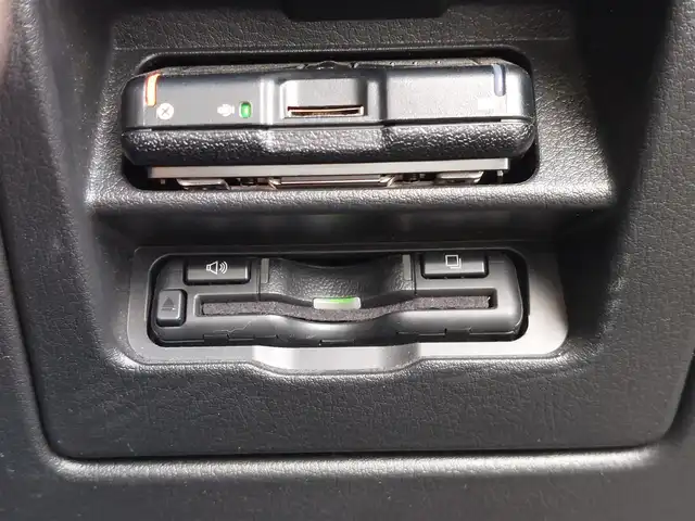 マツダ マツダ３ファストバック 20S ブラックトーンED 東京都 2022(令4)年 3.1万km ジェットブラックマイカ  i‐ACTIVSENSE/・スマートシティブレーキサポート/・車線逸脱警報システム/・レーンキープアシスト/・レーダークルーズコントロール/・クルージング & トラフィック・サポート /・誤発進抑制制御/・ブラインドスポットモニタリング/・アクティブドライビングディスプレイ/・360°ビューモニター/プッシュスタート/アイドリングストップ/パドルシフト/純正ナビ/フルセグTV/ETC/ドライブレコーダー/運転席メモリー機能付きパワーシート/シートヒーター/LEDヘッドライト/18インチ純正アルミホイール/スマートキー