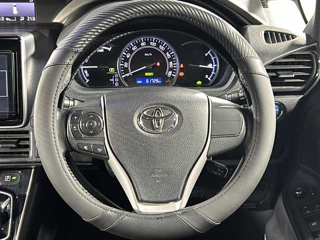 トヨタ エスクァイア ハイブリッド Gi ブラックテーラード 沖縄県 2016(平28)年 6.2万km スパークリングブラックパールクリスタルシャイン 県外仕入れ/純正9インチナビ/(フルセグTV/CD/DVD/BT)/バックカメラ/社外フリップダウンモニター/両側パワースライドドア/トヨタセーフティセンス/クルーズコントロール/レーンディパーチャーアラート/オートマチックハイビーム/前後ドラレコ/ETC2.0/ステアリングスイッチ/リアオートエアコン/シートヒーター