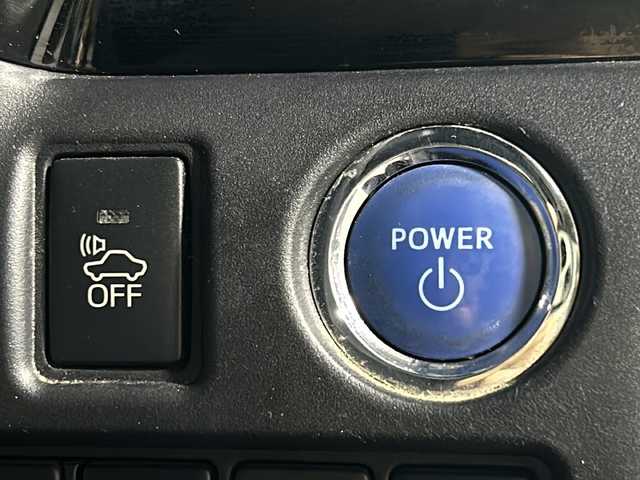 トヨタ エスクァイア ハイブリッド Gi ブラックテーラード 沖縄県 2016(平28)年 6.2万km スパークリングブラックパールクリスタルシャイン 県外仕入れ/純正9インチナビ/(フルセグTV/CD/DVD/BT)/バックカメラ/社外フリップダウンモニター/両側パワースライドドア/トヨタセーフティセンス/クルーズコントロール/レーンディパーチャーアラート/オートマチックハイビーム/前後ドラレコ/ETC2.0/ステアリングスイッチ/リアオートエアコン/シートヒーター