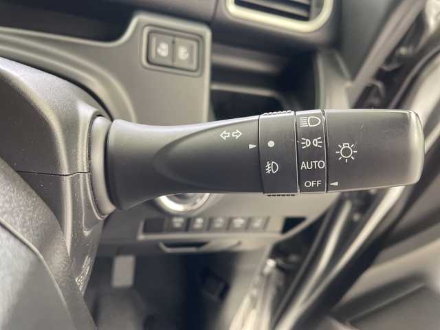 スズキ ソリオ バンディット HV MV 岐阜県 2017(平29)年 5.6万km プレミアムシルバーメタリック/ブラック2トーンルーフ 純正ナビ/　(AM/FM/CD/DVD/Bluetooth/フルセグTV)/全方位カメラ/衝突軽減ブレーキ/レーンキープアシスト/クルーズコントロール/両側パワースライドドア/LEDヘッドライト/革巻きステアリング/シートヒーター/ETC/純正アルミホイール/純正フロアマット/ドアバイザー