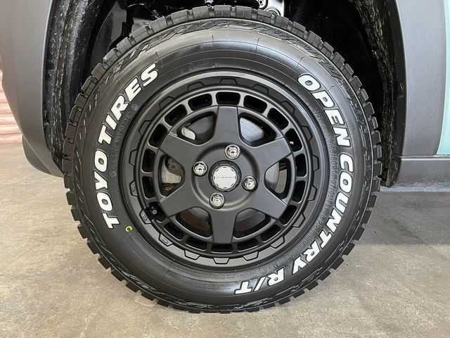 スズキ ハスラー Jスタイル Ⅱ 道北・旭川 2023(令5)年 0.4万km オフブルーメタリック/ガンメタリック2トーンルーフ 【2407030164】/WEDS　マッドヴァンスX タイプS（社外）/オープンカントリーR/T（社外）/1インチリフトアップキット（社外）/ディスプレイオーディオ/サイドカメラ/フロントカメラ/ステアリングスイッチ/電動格納ミラー/ウィンカーミラー/クルーズコントロール/ダウンヒルアシストコントロール/コーナーセンサー/社外パーツ取り付けあり