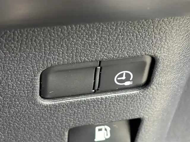 トヨタ プリウス ＰＨＶ S GRスポーツ 大分県 2019(平31)年 11.7万km アティチュードブラックマイカ ・純正ナビ(BT.USB.AUX)/・フルセグテレビ/・バックカメラ/・プリクラッシュセーフティ/・AC100V/・レーダークルーズコントロール/・ETC 2.0/・ドライブレコーダー/・テレビキャンセラー/・前席シートヒーター/・ハーフレザーシート/・オートハイビーム/・オートライト/・ステアリングリモコン/・スマートキー/・プッシュスタート/・GRフロアマット