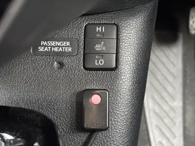 トヨタ プリウス ＰＨＶ S GRスポーツ 大分県 2019(平31)年 11.7万km アティチュードブラックマイカ ・純正ナビ(BT.USB.AUX)/・フルセグテレビ/・バックカメラ/・プリクラッシュセーフティ/・AC100V/・レーダークルーズコントロール/・ETC 2.0/・ドライブレコーダー/・テレビキャンセラー/・前席シートヒーター/・ハーフレザーシート/・オートハイビーム/・オートライト/・ステアリングリモコン/・スマートキー/・プッシュスタート/・GRフロアマット