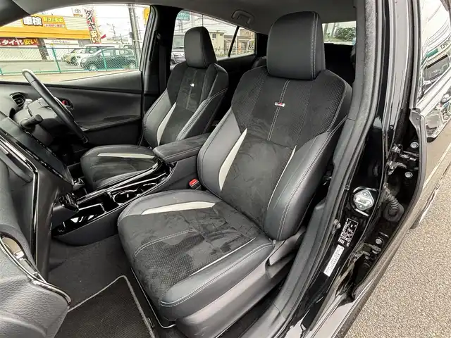 トヨタ プリウス ＰＨＶ S GRスポーツ 大分県 2019(平31)年 11.7万km アティチュードブラックマイカ ・純正ナビ(BT.USB.AUX)/・フルセグテレビ/・バックカメラ/・プリクラッシュセーフティ/・AC100V/・レーダークルーズコントロール/・ETC 2.0/・ドライブレコーダー/・テレビキャンセラー/・前席シートヒーター/・ハーフレザーシート/・オートハイビーム/・オートライト/・ステアリングリモコン/・スマートキー/・プッシュスタート/・GRフロアマット