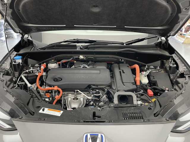 ホンダ ＺＲ－Ｖ ハイブリッド e:HEV Z 長野県 2023(令5)年 1.4万km スーパープラチナグレーメタリック 4WD/ホンダセンシング/純正メモリナビ/Bluetooth/フルセグTV/全方位カメラ/ETC2.0/ステアリングヒーター/パワーシート（運転席、助手席）/シートメモリ/シートヒーター（運転席、助手席）/BOSEサウンド/置くだけ充電/衝突被害軽減システム/踏み間違い衝突被害軽減/レーンキープアシスト/横滑り防止装置/路外逸脱抑制機能/フロントロアスカート/サイドロアスカート/テールゲートスポイラー/ステアリングスイッチ/パドルシフト/純正18インチAW装着/社外フロアマット/ドアバイザー/LEDヘッドライト/前後コーナーセンサー/スマートキー