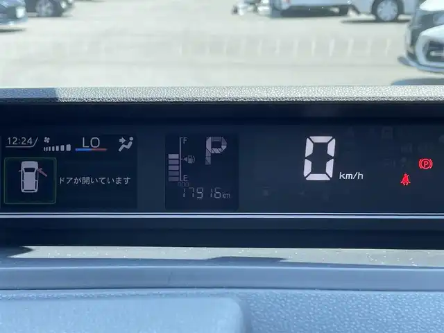 ダイハツ タント X 滋賀県 2022(令4)年 1.8万km プラムブラウンクリスタルマイカ 社外ナビ/Bluetooth/バックカメラ/片側パワースライドドア/ETC/スマートアシスト/・衝突回避支援ブレーキ機能/・衝突警報機能/・ブレーキ制御付呉発進抑制機能/・車線逸脱抑制制御機能/・車線逸脱警報機能/・路側逸脱警報機能/・ふらつき警報/・標識認識機能/LEDヘッドライト/オートライト/D/N席シートヒーター /プッシュスタート /スマートキー/スペアキー