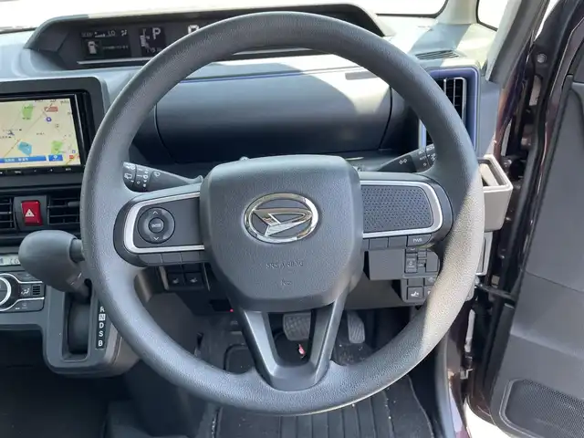ダイハツ タント X 滋賀県 2022(令4)年 1.8万km プラムブラウンクリスタルマイカ 社外ナビ/Bluetooth/バックカメラ/片側パワースライドドア/ETC/スマートアシスト/・衝突回避支援ブレーキ機能/・衝突警報機能/・ブレーキ制御付呉発進抑制機能/・車線逸脱抑制制御機能/・車線逸脱警報機能/・路側逸脱警報機能/・ふらつき警報/・標識認識機能/LEDヘッドライト/オートライト/D/N席シートヒーター /プッシュスタート /スマートキー/スペアキー