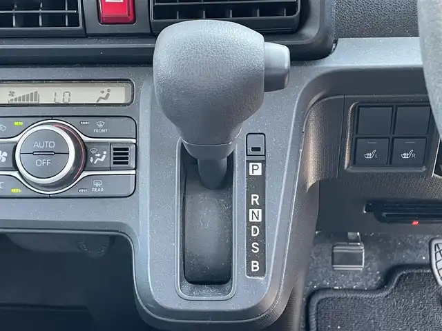 ダイハツ タント X 滋賀県 2022(令4)年 1.8万km プラムブラウンクリスタルマイカ 社外ナビ/Bluetooth/バックカメラ/片側パワースライドドア/ETC/スマートアシスト/・衝突回避支援ブレーキ機能/・衝突警報機能/・ブレーキ制御付呉発進抑制機能/・車線逸脱抑制制御機能/・車線逸脱警報機能/・路側逸脱警報機能/・ふらつき警報/・標識認識機能/LEDヘッドライト/オートライト/D/N席シートヒーター /プッシュスタート /スマートキー/スペアキー