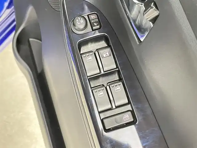 ダイハツ タント カスタムRS トップED LTD SAⅢ 千葉県 2018(平30)年 3.2万km ディープブルークリスタルマイカ スマートアシストIII/衝突軽減ブレーキ/車線逸脱警報機能/誤発進抑制装置/先行車発進お知らせ機能/純正8型ナビ(NSZP-X68D)（CD/DVD/SD/Bluetooth/USB/HDMI）/全方位モニター/フルセグTV/両側電動スライド/シートヒーター/横滑り防止機能/ETC/オートライト/オートハイビーム/LEDライト/フォグライト/ステアリングスイッチ/純正15インチアルミホイール/純正フロアマット
