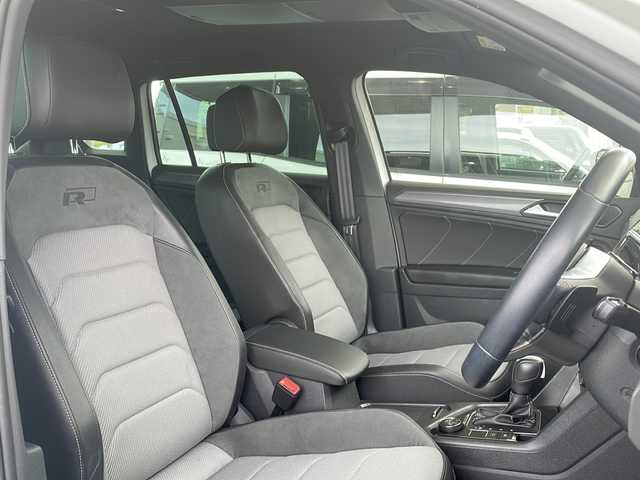 フォルクスワーゲン ティグアン TDI 4モーション Rライン 鳥取県 2020(令2)年 5.1万km オリックスホワイトパールエフェクト ワンオーナー/ディーラー車/オールモード4WD/ハーフレザーシート/スマートキーx２個/パワーテールゲート/バーチャルコックピット/グロスブラック19AW/全方位カメラ/メーカーナビゲーション/プリクラッシュセーフティ/ブラインドスポットモニタリング/レーンデパーチャーアラート/インテリジェントソナー/レーダークルーズコントロール/ドライブレコーダー/LEDヘッドライト/LEDフォグライト/前席シートヒーター/パドルシフト/オーバーヘッドコンソール/フルセグ・Bluetooth/ビルトインETC/保証書・取説