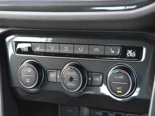 フォルクスワーゲン ティグアン TDI 4モーション Rライン 和歌山県 2020(令2)年 5.1万km オリックスホワイトパールエフェクト 純ナビ /360度カメラ /TV /CarPlay /ACC /BSM /LKA /フロントアシスト /リアトラフィック /Bluetoothオーディオ /オートテールゲート /スマートキー /パークアシスト /シートヒーター /アイドリングストップ /LEDライト /ETC