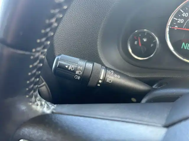 クライスラー・ジープ ジープ ラングラー アンリミテッド スポーツ 愛知県 2016(平28)年 11.5万km 白 ４ＷＤ　社外ナビ　フルセグＴＶ　ＤＶＤ再生　Ｂｌｕｅｔｏｏｔｈ接続　サイド　バックカメラ　デジタルミラー　ドラレコ　ＥＴＣ　クルコン　ダウンヒルアシスト　横滑り防止　背面タイヤ　前後フォグランプ