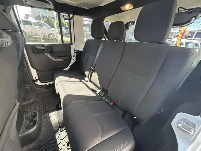 クライスラー・ジープ ジープ ラングラー アンリミテッド スポーツ 愛知県 2016(平28)年 11.5万km 白 ４ＷＤ　社外ナビ　フルセグＴＶ　ＤＶＤ再生　Ｂｌｕｅｔｏｏｔｈ接続　サイド　バックカメラ　デジタルミラー　ドラレコ　ＥＴＣ　クルコン　ダウンヒルアシスト　横滑り防止　背面タイヤ　前後フォグランプ