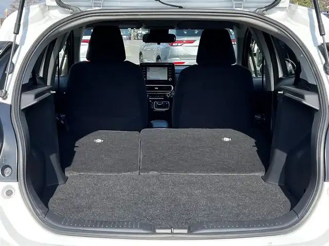 トヨタ アクア G 道央・札幌 2023(令5)年 4.1万km プラチナホワイトパールマイカ ４WD/純正メモリーナビ/AM/FM/BT/コンフォートパッケージ/トヨタセーフティセンス/衝突被害軽減ブレーキ/横滑り防止装置/レーダークルーズコントロール/レーンキープアシスト/クリアランスソナー/ブラインドスポットモニター/バックカメラ/サイドカメラ/フロントカメラ/全方位カメラ/アラウンドビューモニター/ビルトインETC/アイドリングストップ/DRIVEMODE/EVMODE/前席シートヒーター/革巻きステアリング/ステアリングリモコン/ハンドルヒーター/AC100V/プッシュスタート/スマートキー/LEDヘッドライト/オートライト/オートマチックハイビーム/フォグランプ/ヘッドライトレベライザー/電動格納ミラー/ヒーテッドドアミラー/ウィンカーミラー/純正フロアマット/ドアバイザー