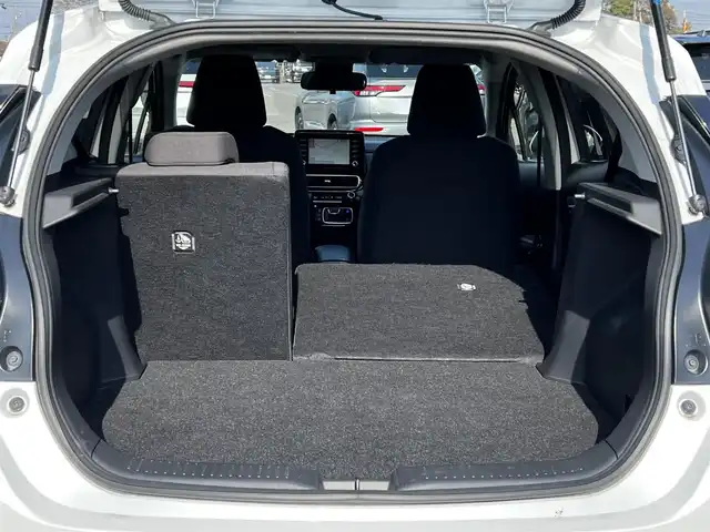 トヨタ アクア G 道央・札幌 2023(令5)年 4.1万km プラチナホワイトパールマイカ ４WD/純正メモリーナビ/AM/FM/BT/コンフォートパッケージ/トヨタセーフティセンス/衝突被害軽減ブレーキ/横滑り防止装置/レーダークルーズコントロール/レーンキープアシスト/クリアランスソナー/ブラインドスポットモニター/バックカメラ/サイドカメラ/フロントカメラ/全方位カメラ/アラウンドビューモニター/ビルトインETC/アイドリングストップ/DRIVEMODE/EVMODE/前席シートヒーター/革巻きステアリング/ステアリングリモコン/ハンドルヒーター/AC100V/プッシュスタート/スマートキー/LEDヘッドライト/オートライト/オートマチックハイビーム/フォグランプ/ヘッドライトレベライザー/電動格納ミラー/ヒーテッドドアミラー/ウィンカーミラー/純正フロアマット/ドアバイザー