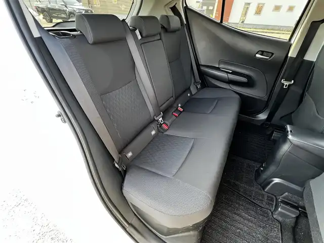 トヨタ アクア G 道央・札幌 2023(令5)年 4.1万km プラチナホワイトパールマイカ ４WD/純正メモリーナビ/AM/FM/BT/コンフォートパッケージ/トヨタセーフティセンス/衝突被害軽減ブレーキ/横滑り防止装置/レーダークルーズコントロール/レーンキープアシスト/クリアランスソナー/ブラインドスポットモニター/バックカメラ/サイドカメラ/フロントカメラ/全方位カメラ/アラウンドビューモニター/ビルトインETC/アイドリングストップ/DRIVEMODE/EVMODE/前席シートヒーター/革巻きステアリング/ステアリングリモコン/ハンドルヒーター/AC100V/プッシュスタート/スマートキー/LEDヘッドライト/オートライト/オートマチックハイビーム/フォグランプ/ヘッドライトレベライザー/電動格納ミラー/ヒーテッドドアミラー/ウィンカーミラー/純正フロアマット/ドアバイザー