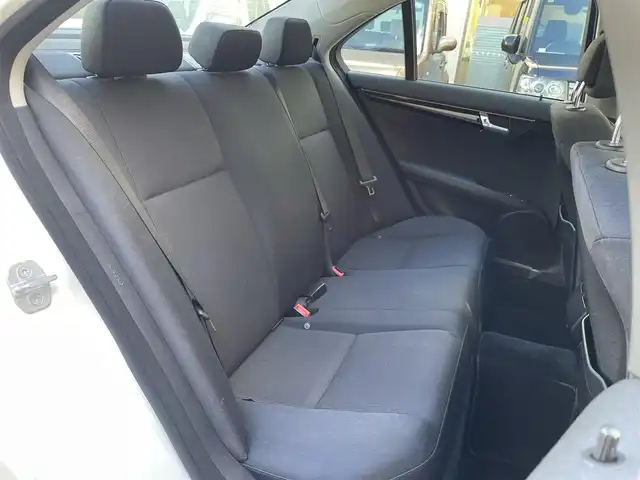 メルセデス・ベンツ Ｃ２００ CGI Bエフィシェンシー 福岡県 2011(平23)年 5.1万km カルサイトホワイト ワンオーナー/純正HDDナビ/（AM/FM/CD/DVD/ミュージックサーバー/Bluetooth/ワンセグTV）/クルーズコントロール/ハンズフリー/パワーシート（運転席/助手席）/オートライト/フォグランプ/電格ミラー/ETC/ドライブレコーダー前後（SD無し）/純正フロアマット/純正アルミホイール/バックカメラ/保証書/取扱説明書/スペアキー×１