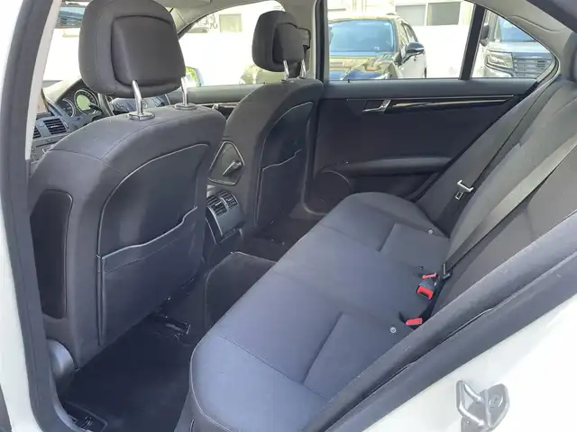 メルセデス・ベンツ Ｃ２００ CGI Bエフィシェンシー 福岡県 2011(平23)年 5.1万km カルサイトホワイト ワンオーナー/純正HDDナビ/（AM/FM/CD/DVD/ミュージックサーバー/Bluetooth/ワンセグTV）/クルーズコントロール/ハンズフリー/パワーシート（運転席/助手席）/オートライト/フォグランプ/電格ミラー/ETC/ドライブレコーダー前後（SD無し）/純正フロアマット/純正アルミホイール/バックカメラ/保証書/取扱説明書/スペアキー×１