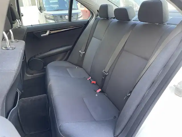 メルセデス・ベンツ Ｃ２００ CGI Bエフィシェンシー 福岡県 2011(平23)年 5.1万km カルサイトホワイト ワンオーナー/純正HDDナビ/（AM/FM/CD/DVD/ミュージックサーバー/Bluetooth/ワンセグTV）/クルーズコントロール/ハンズフリー/パワーシート（運転席/助手席）/オートライト/フォグランプ/電格ミラー/ETC/ドライブレコーダー前後（SD無し）/純正フロアマット/純正アルミホイール/バックカメラ/保証書/取扱説明書/スペアキー×１