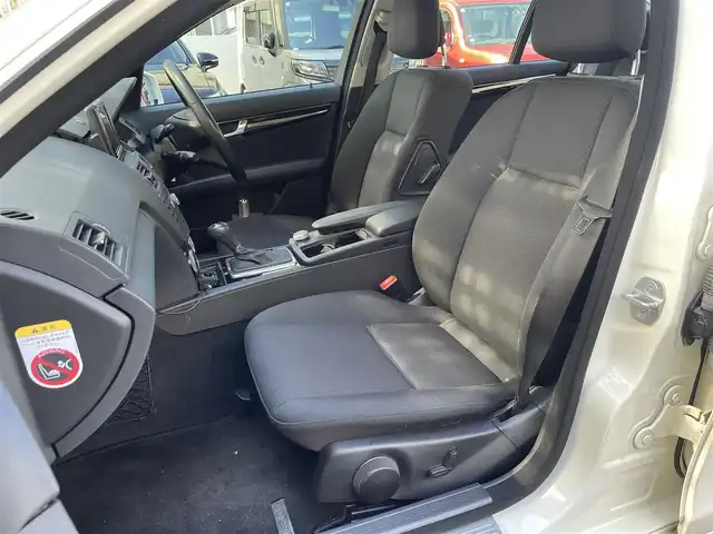 メルセデス・ベンツ Ｃ２００ CGI Bエフィシェンシー 福岡県 2011(平23)年 5.1万km カルサイトホワイト ワンオーナー/純正HDDナビ/（AM/FM/CD/DVD/ミュージックサーバー/Bluetooth/ワンセグTV）/クルーズコントロール/ハンズフリー/パワーシート（運転席/助手席）/オートライト/フォグランプ/電格ミラー/ETC/ドライブレコーダー前後（SD無し）/純正フロアマット/純正アルミホイール/バックカメラ/保証書/取扱説明書/スペアキー×１